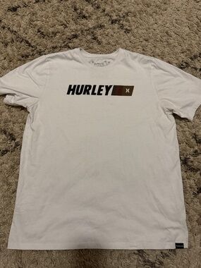 Hurley White Short-Sleeve Crew Tee with Black Logo and Brown Accent